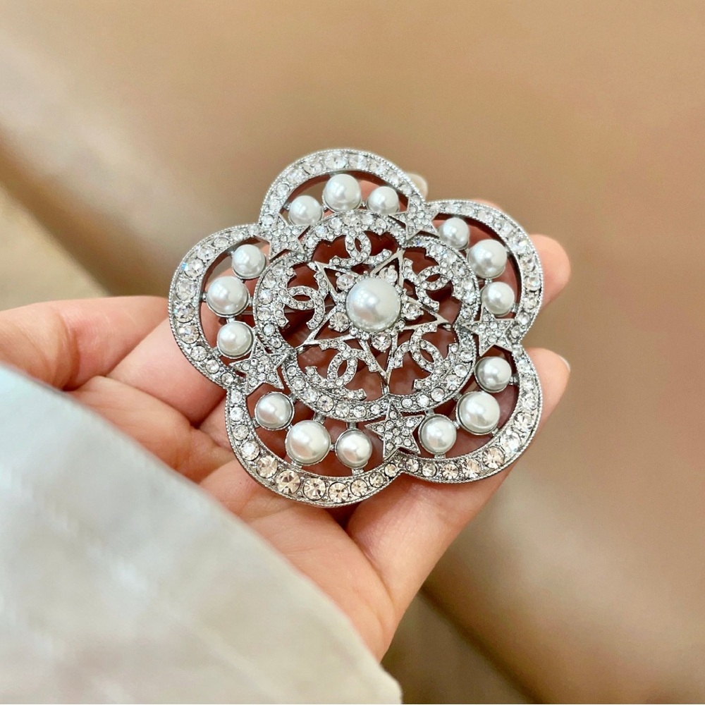 Chanel Brooch - Picture 6 of 7